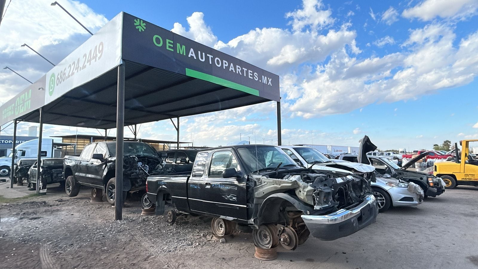 Precios e imágenes de más de 5,000 autopartes y 100 vehículos